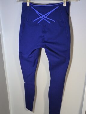 Women's Blue Crisscross High-Waist Leggings